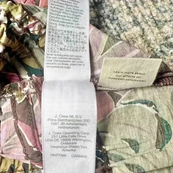 Madewell Shirred Cap-Sleeve Top in
Brushstroke Monstera Size Small - Picture 14 of 14